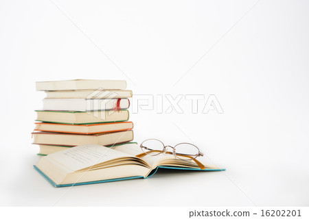 Reading image Reading image 16202201