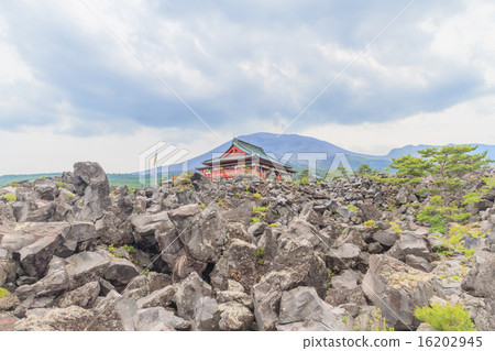 從Onigamekaden和淺間山山Kannondo的主要大廳看到的淺間山 16202945