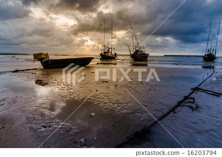 Fishing sea boat and Sunrise 16203794
