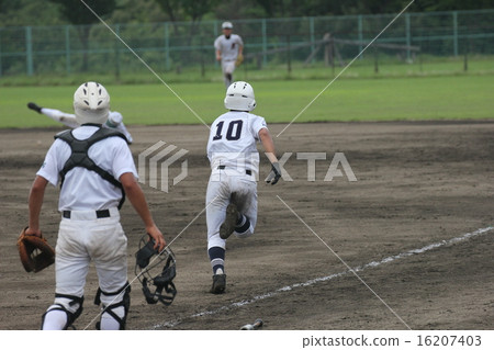 High School Baseball (Running!) 16207403