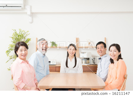 一個家庭 16211147