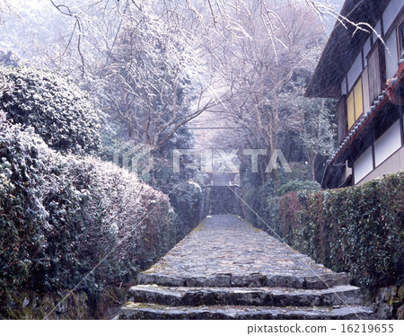 Winter scene of the Saba Highway, Village of Ohara / Kanonmachi / Temple of the Conqueror Winter scene of the Saba Highway, Village of Ohara / Kanonmachi / Temple of the Conqueror 16219655