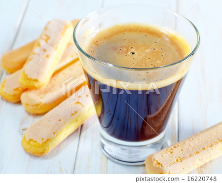coffee and savoyardi 16220748