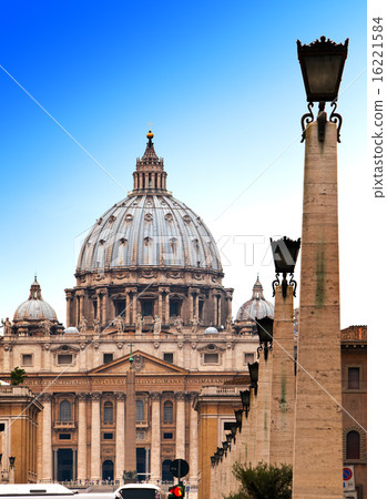 Vatican. The area before St. Peter's Cathedral 16221584