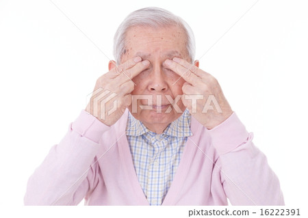 Senior to massage eyes 16222391