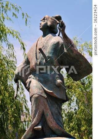 A statue of Ikumo's Akuna 16223414