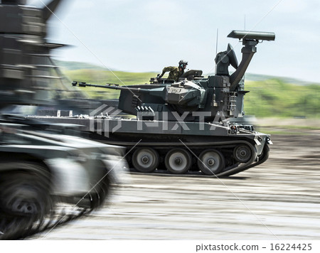The Ground Self Defense Force Anti Aphorism Special Course 87 retraction of self-propelled aircraft gun 16224425