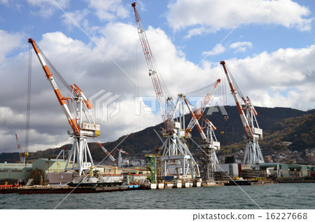 Large crane of Kure port shipyard 16227668