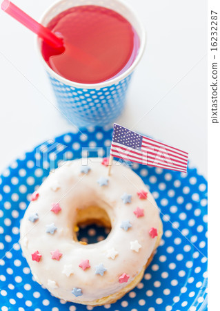 donut with juice and american flag decoration 16232287