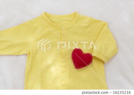 Image of baby clothes and heart 16235216