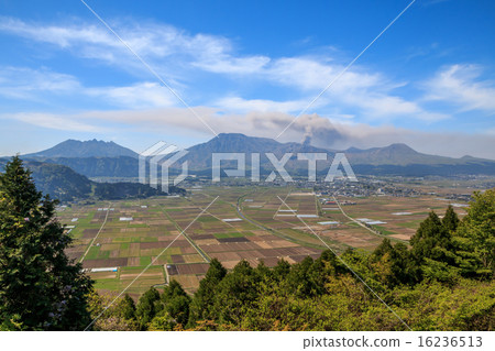 Mt. Aso from the Kuju Plateau Mt. Aso from the Kuju Plateau 16236513