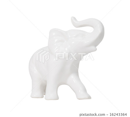 Elephant. ceramics. view from the left 16243364