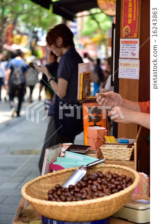 Yokohama Chinatown specialty cakes 16243863
