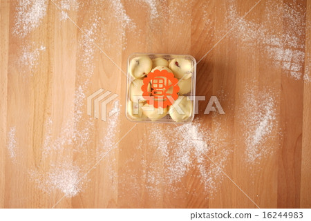 Baking cookies for auspicious reasons Baking cookies for auspicious reasons 16244983