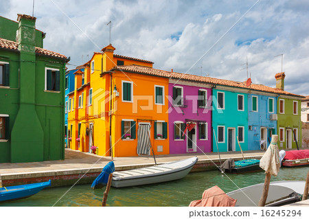 Colorful houses on the Burano, Venice, Italy 16245294