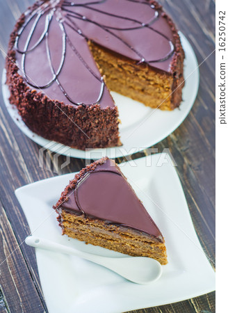 chocolate cake 16250742