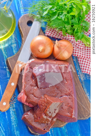 raw liver 16250921
