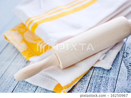roling on kitchen towel roling on kitchen towel 16250967
