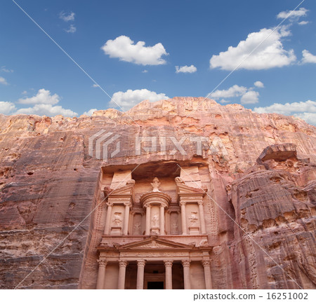 Al Khazneh or The Treasury at Petra, Jordan 16251002