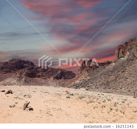Mountains of Wadi Rum Desert in southern Jordan 16251143