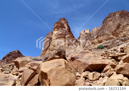 Mountains of Wadi Rum Desert in southern Jordan 16251184