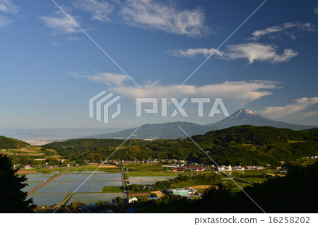 Tanna basin and Mt. Fuji 16258202