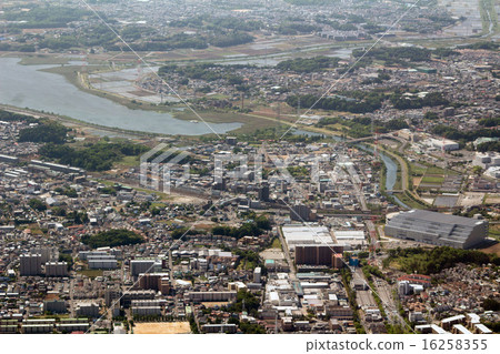 Tega Ognaga鳥瞰圖從Joban線北上站的天空的 16258355