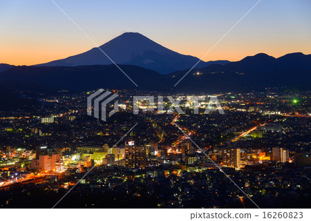 富士山和Hadano夜視圖 16260823