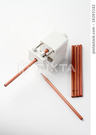 鉛筆刀和鉛筆 16263182