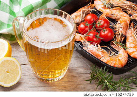 Beer mug and grilled shrimps Beer mug and grilled shrimps 16274739