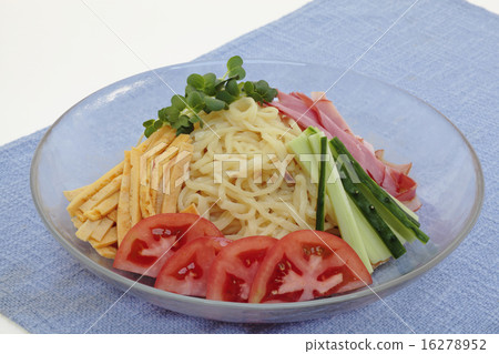 chilled Chinese noodles  16278952
