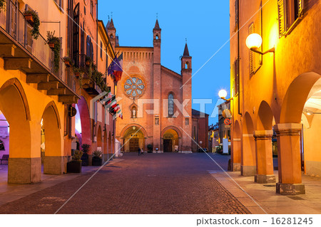 Old town of Alba in evening. 16281245