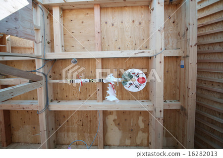 Building tag Newly built housing attic put in the attic 16282013