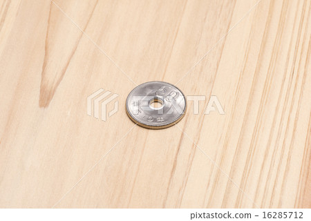 50 yen coin 16285712