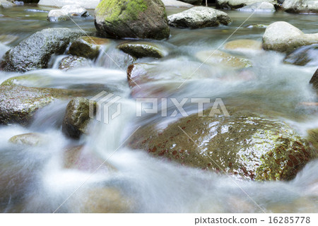 山間溪流 16285778