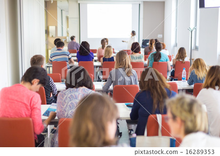 Lecture at university. 16289353
