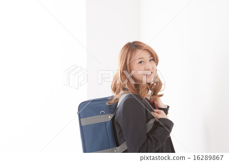 上學 微笑 高中女生 16289867