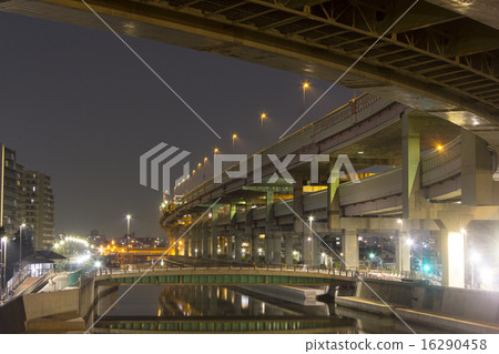 Kosuge Junction在晚上 16290458