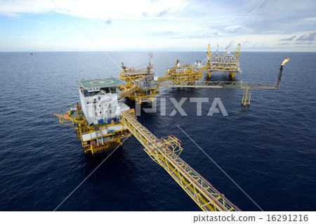 The  large offshore oil rig 16291216