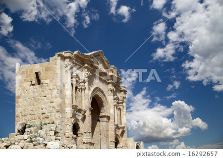 Arch of Hadrian in Gerasa (Jerash), Jordan Arch of Hadrian in Gerasa (Jerash), Jordan 16292657
