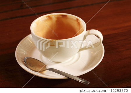 Empty used coffee cup Empty used coffee cup 16293870