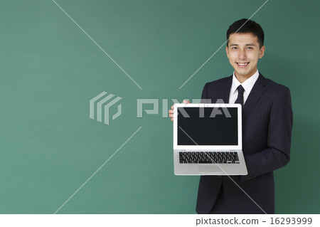 男子顯示筆記本電腦屏 16293999