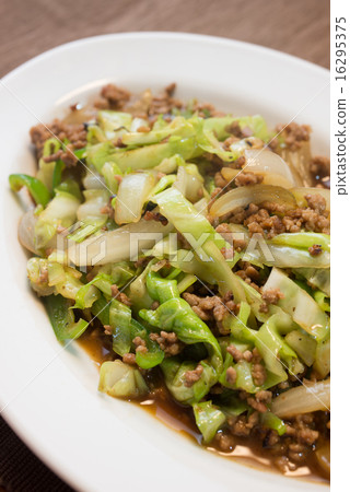 炒牛肉炒的蔬菜 炒牛肉炒的蔬菜 16295375