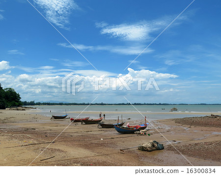 Ra-yong beach THAILAND in june. 16300834