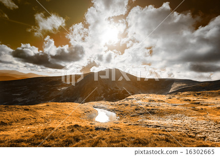 High mountain lake 16302665