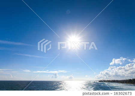 Beautiful sea horizon. Beautiful sea horizon. 16302673