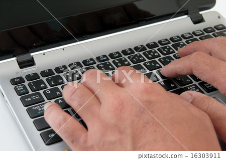 laptop  16303911