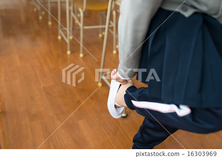 學校的女生 16303969