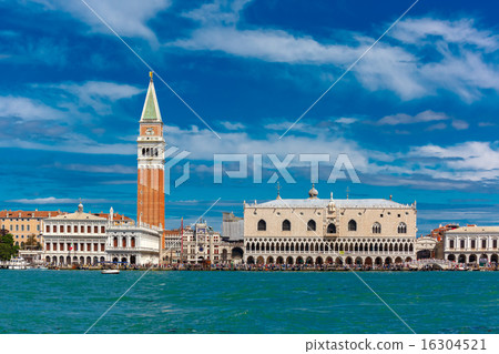 View from the sea to Venice in summer day, Italia 16304521