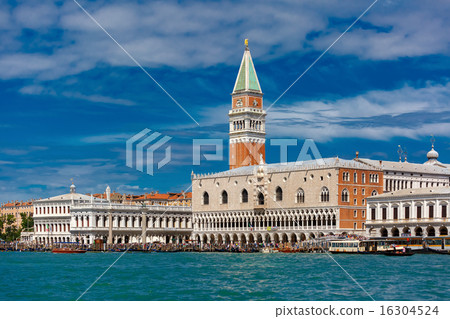 View from the sea to Venice in summer day, Italia 16304524